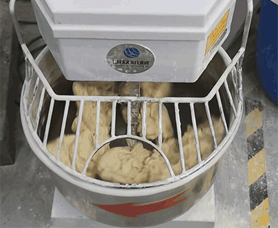 5c0cbbaa015f8.gif 和面.gif