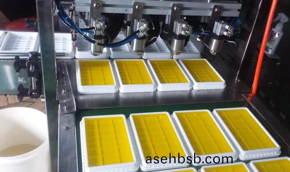 灌装机灌装液(ye)体香膏(gao)